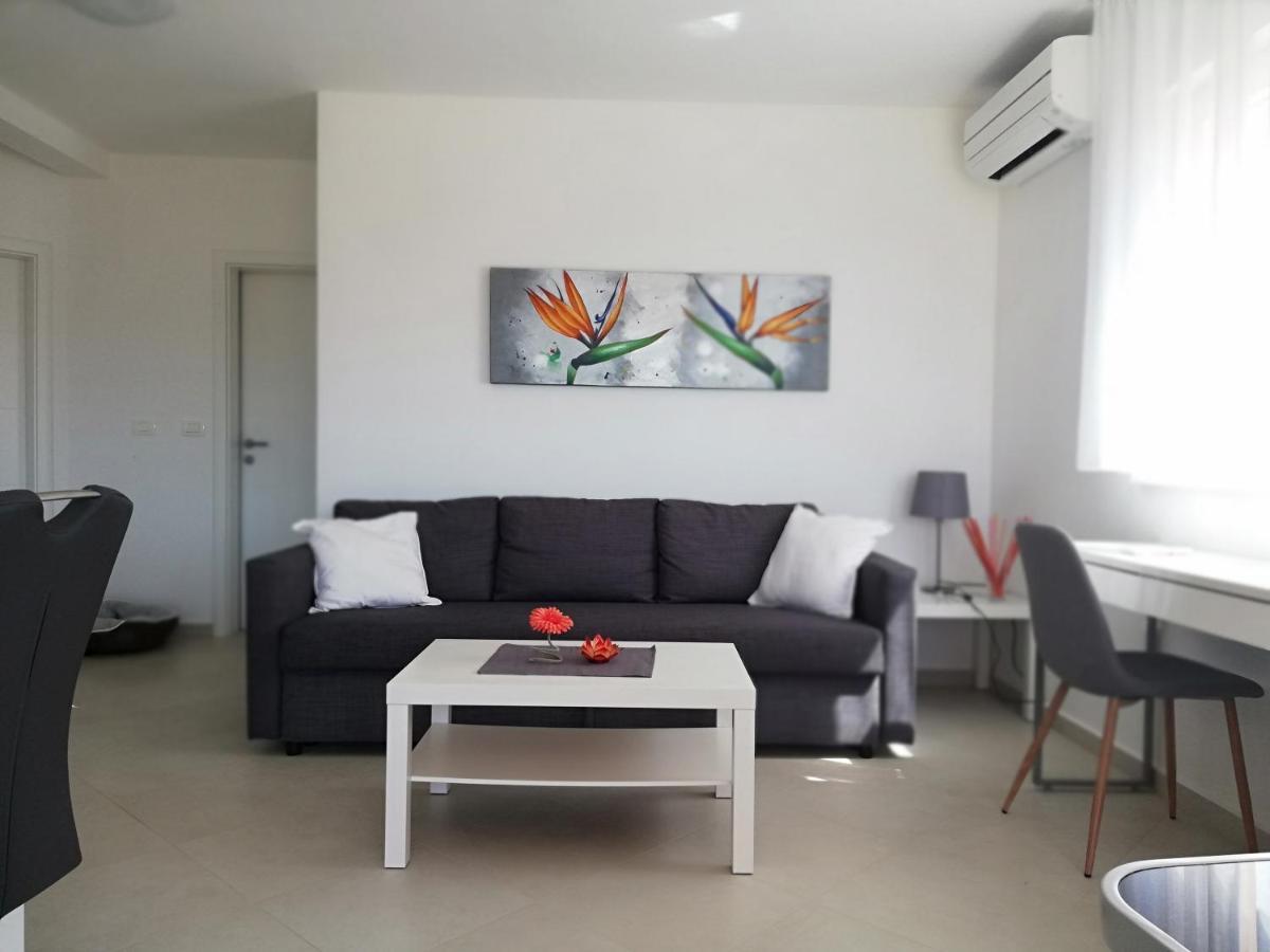 Apartments Oleander Lovrecica-Residence With Pool Экстерьер фото
