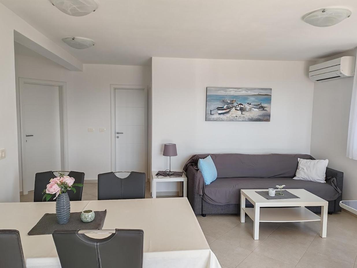 Apartments Oleander Lovrecica-Residence With Pool Экстерьер фото