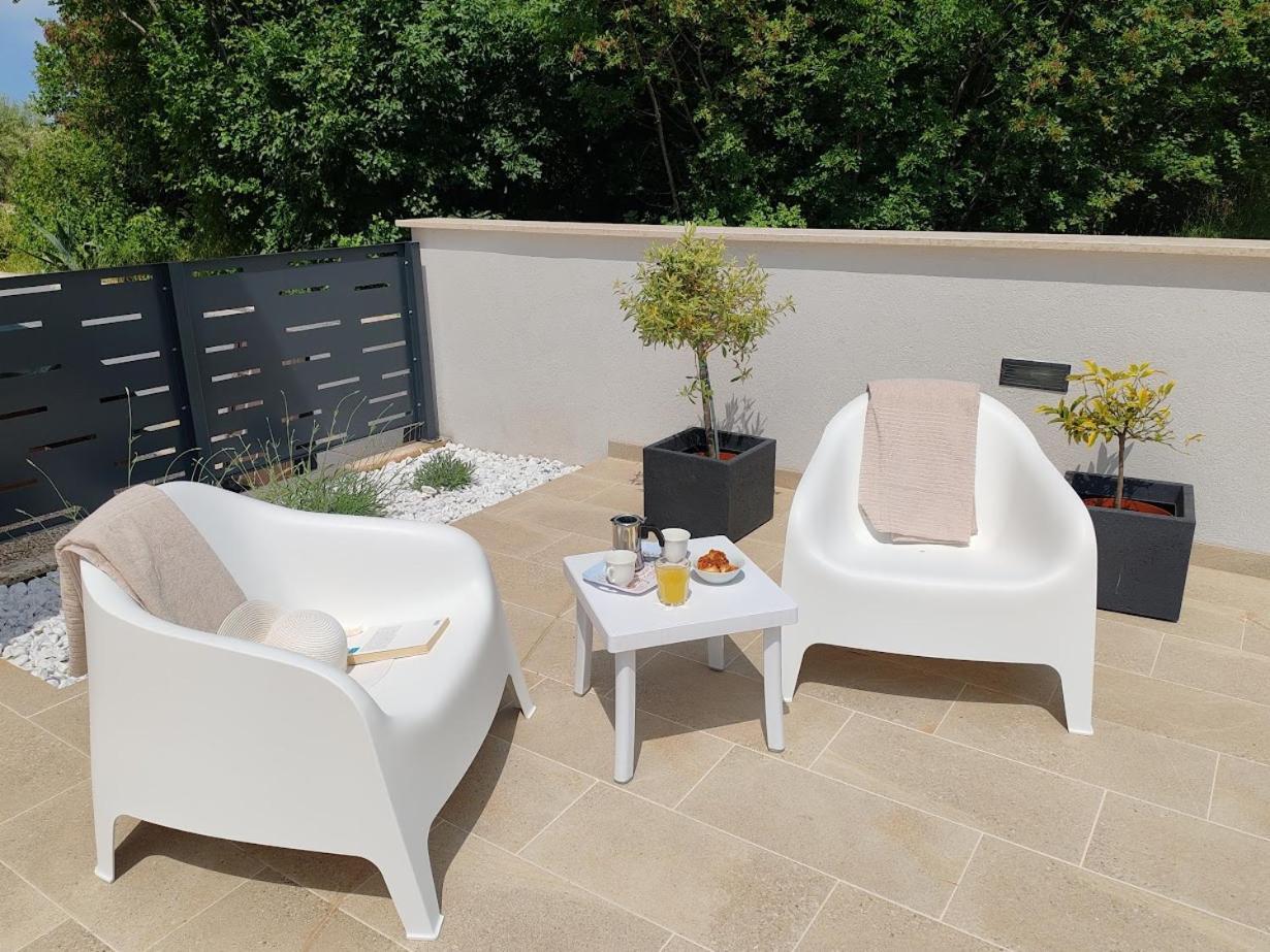 Apartments Oleander Lovrecica-Residence With Pool Экстерьер фото